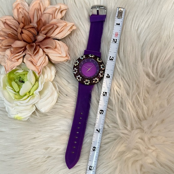 Purple Crystal Women\'s Watch With Silicone Band LIKE NEW! main image 5